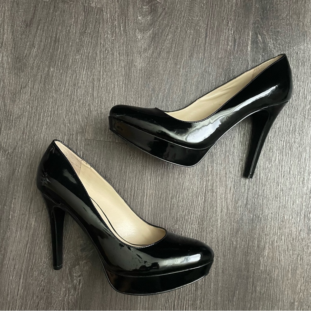 EUC Nine West Platform Glossy Black Heels (8)